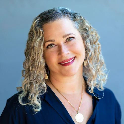 head shot of Cara Brockbank